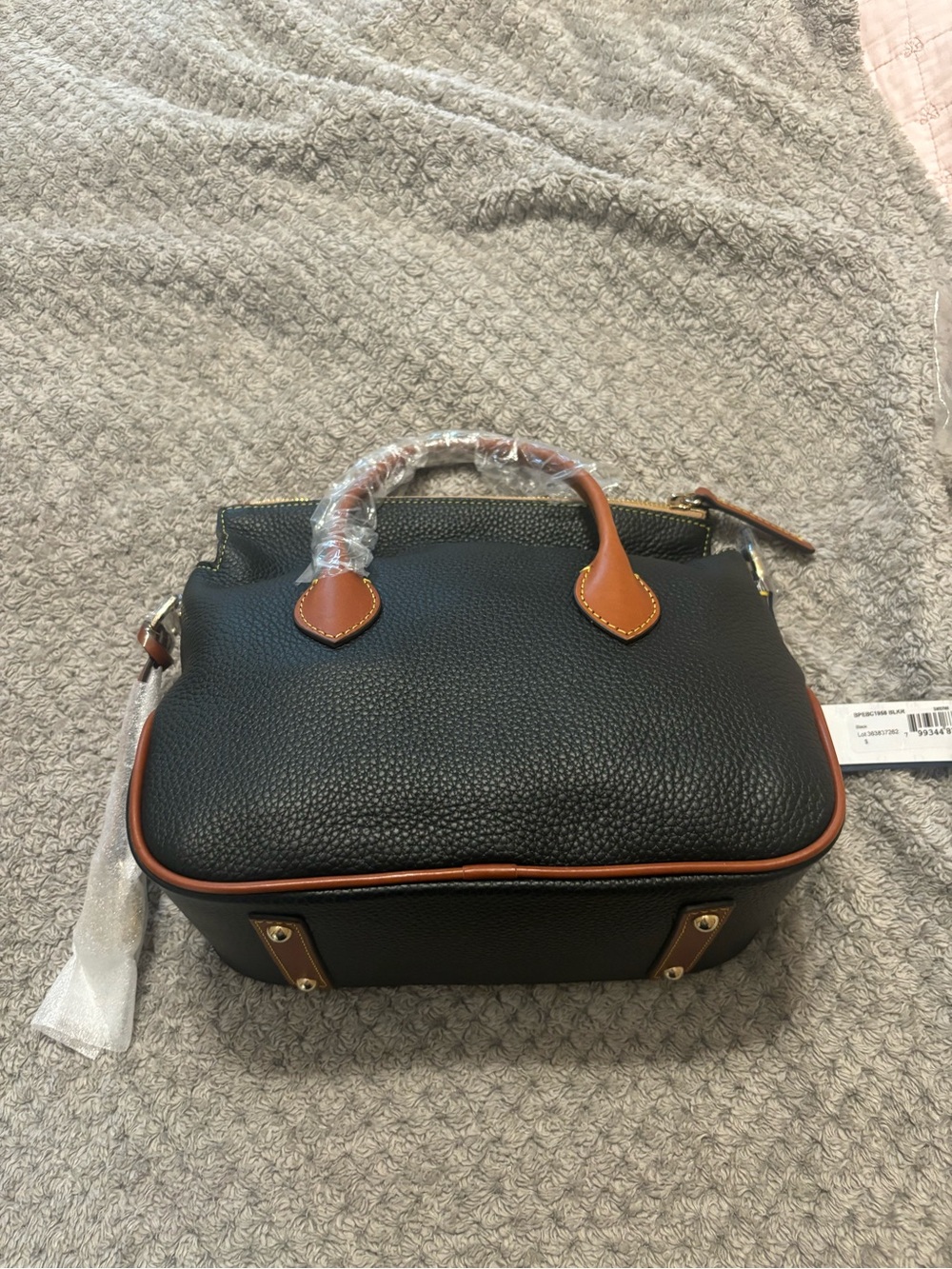 BRAND NEW Dooney and Bourke Pebble Grain Satchel - Picture 6 of 6